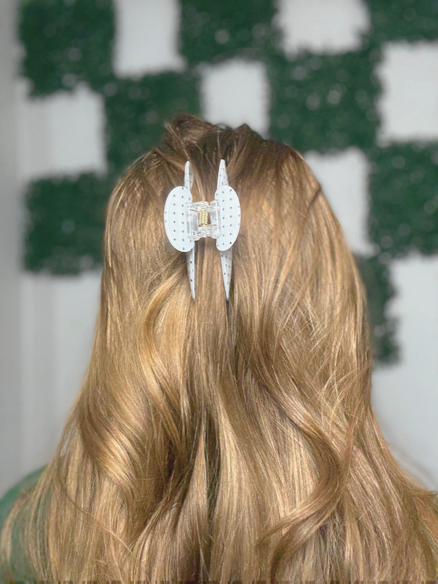 pretty in polka clip